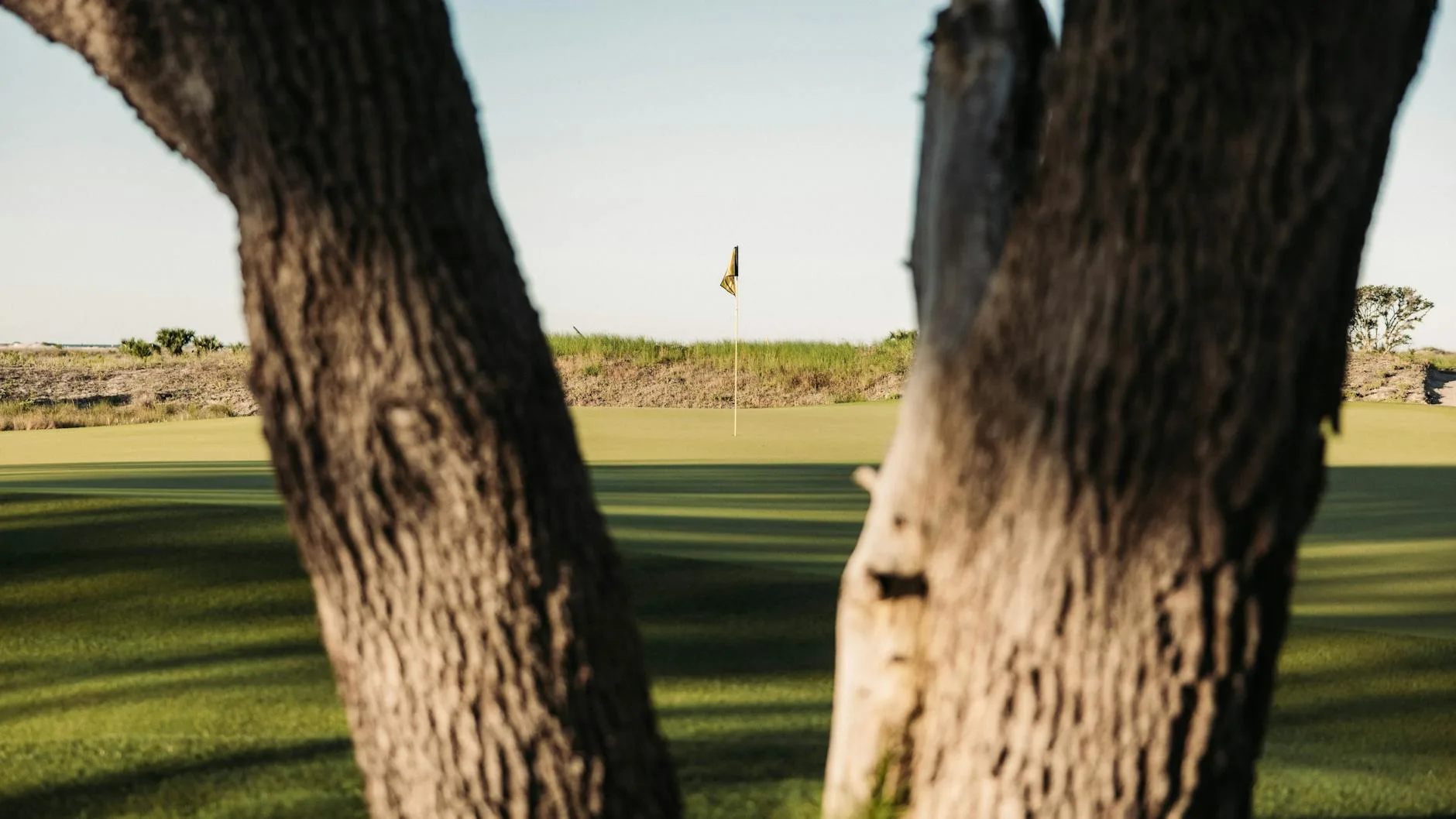 Coastal links golf course in Wales with sea views and rolling dunes