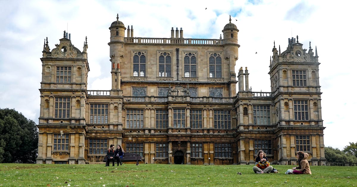 Nottingham city centre with Nottingham Castle and the old market square